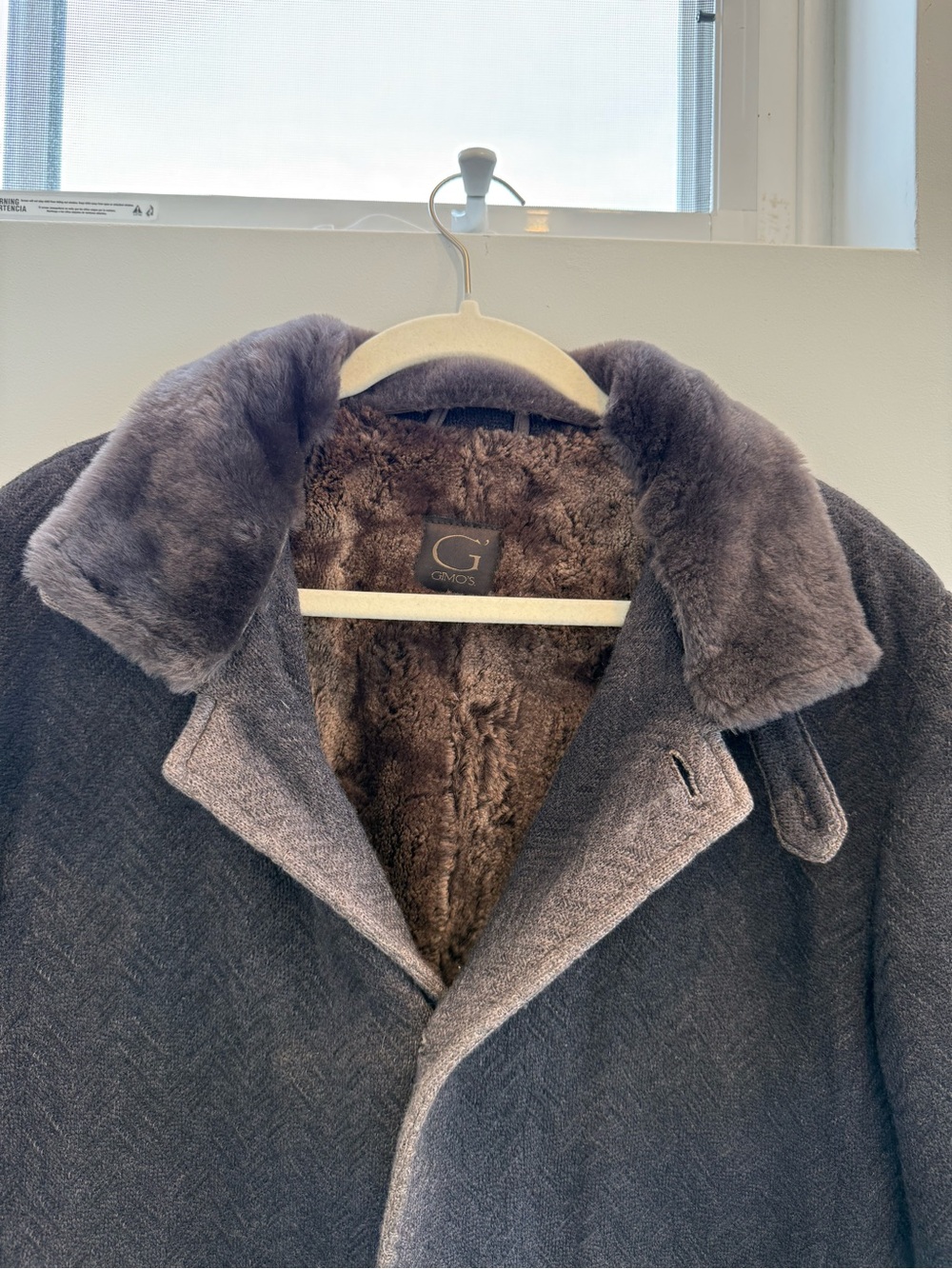 Gimo’s Men's Dark Gray Herringbone Wool Pea Coat with Faux Fur Collar - Picture 3 of 5